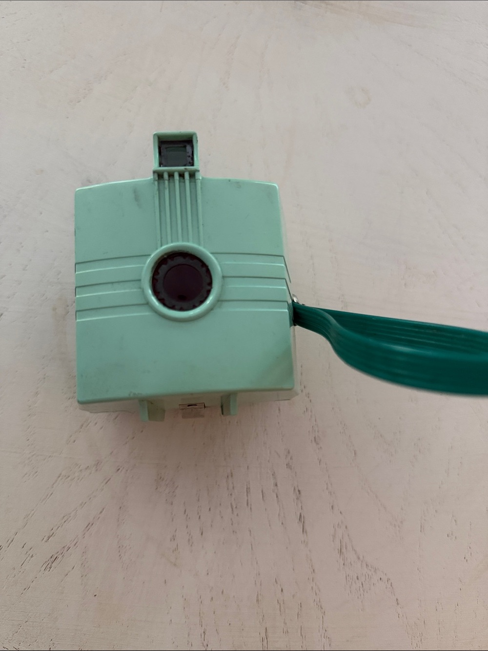 Savoy Imperial Box Camera Seafoam Green with Film 1960’s - untested - Picture 8 of 14
